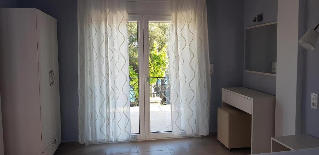 Diogenis Parga Studios Buitenkant foto